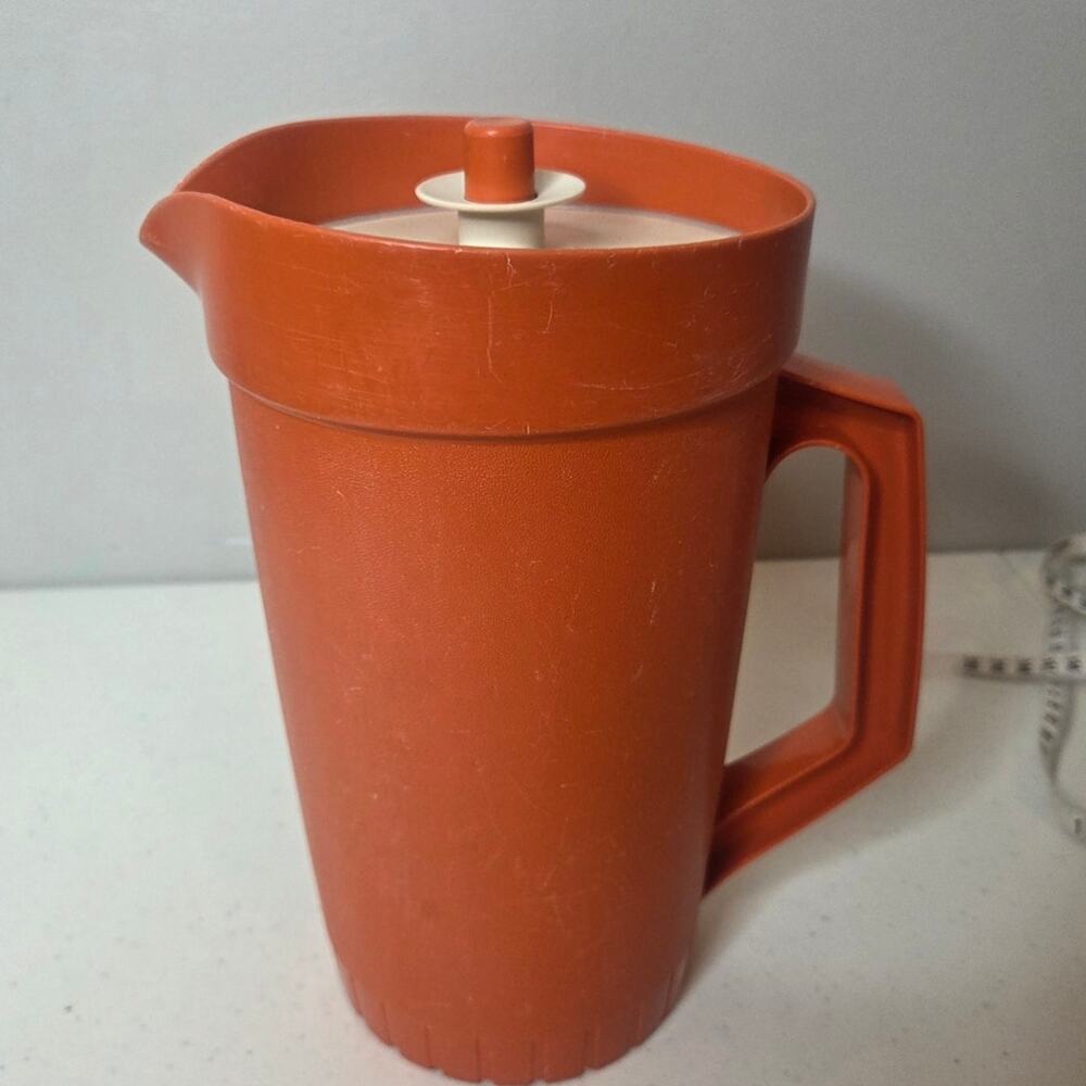 Vintage Tupperware Harvest Orange 800-7 Pitcher 2 Quart Push Button Lid